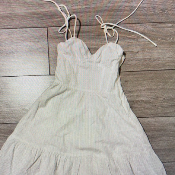 Dresses & Skirts - White Strappy Dress